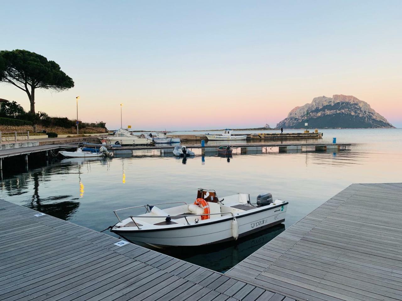 Hotel Relais Del Borgo- Domo Porto San Paolo  Exteriér fotografie